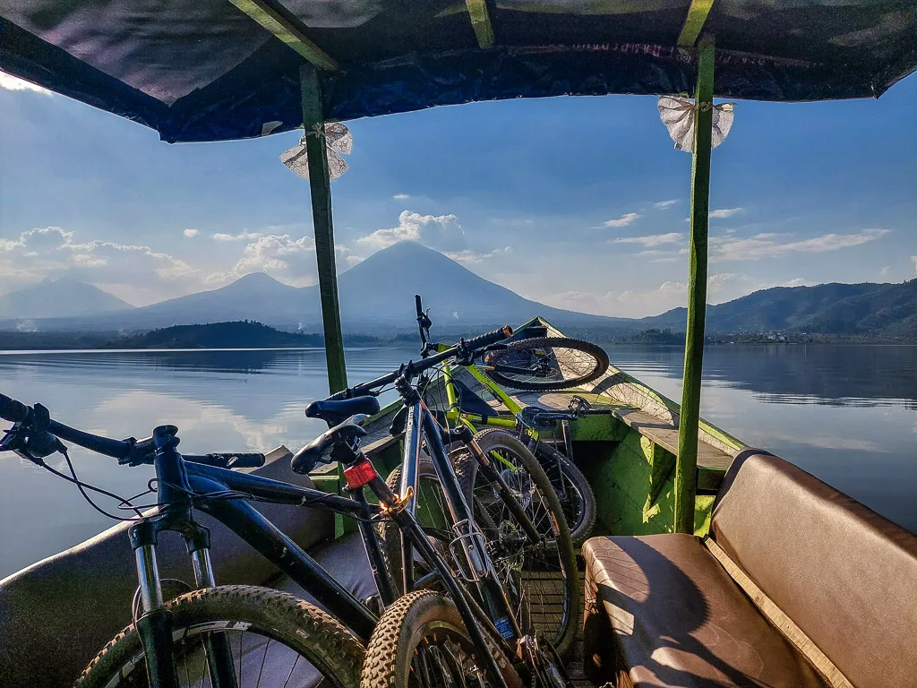 TwinLakesRwandaLavaBikeTour